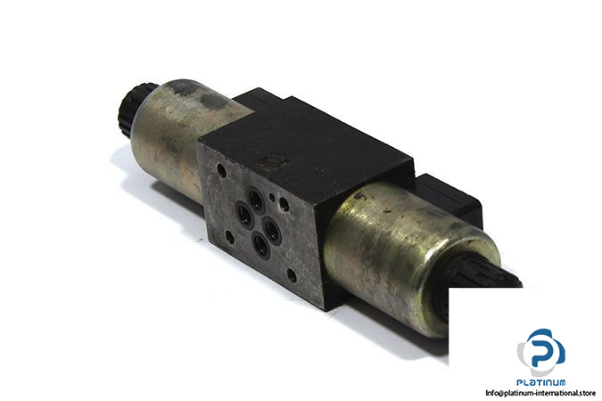 parker-d1vw4cnjp75-solenoid-operated-directional-valve-1