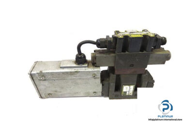 PARKER-D31FHE01C4NB-HYDRAULIC-SERVO-VALVE-_675x450.jpg