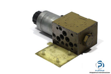 parker-d3dw-20-h-n-j-p-40-solenoid-operated-directional-valve-1