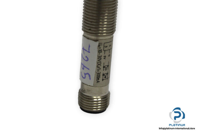 pepperl-fuchs-GV12_27_40B_92-inductive-sensor-used-3