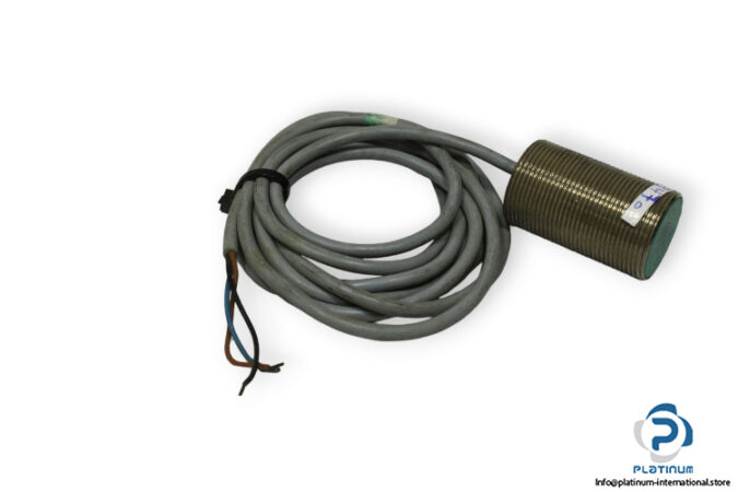 pepperl-fuchs-NBB10-30GM50-E2-inductive-sensor-used