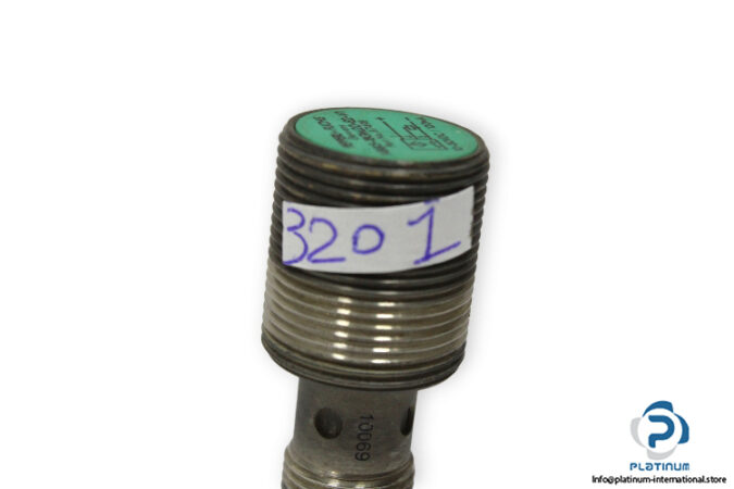 pepperl-fuchs-NBB5-18GM20-E2-V1-inductive-sensor-(used)-2