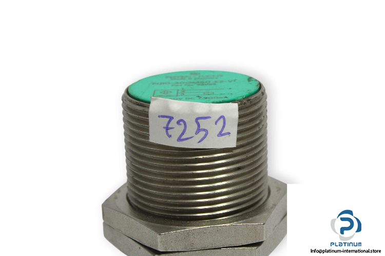 pepperl-fuchs-NJ10-30GM50-E2-V1-inductive-sensor-used-2