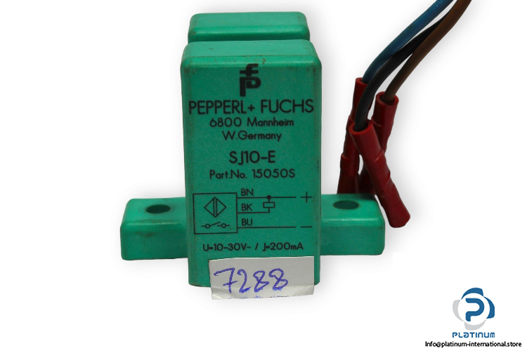 pepperl-fuchs-SJ10-E-inductive-slot-sensor-used-2