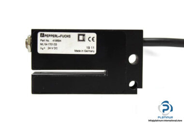 pepperlfuchs-ml19-1701_33-photoelectric-slot-sensor-2