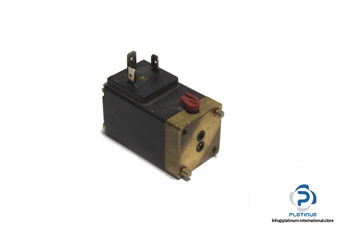 pfeiffer-technik-0212-a-3-0-fpm-ms-flnsch-pno-4bar-24v-dc-8w-direct-acting-solenoid-valve-2