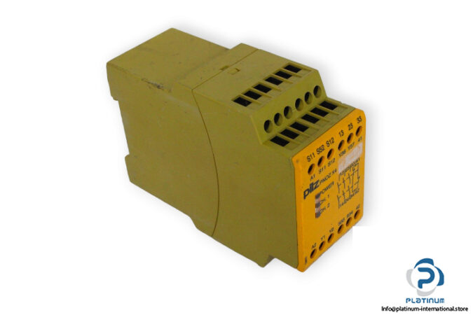 pilz-PNOZ-X4-230VAC-3N_O-1N_C-safety-relay-(used)