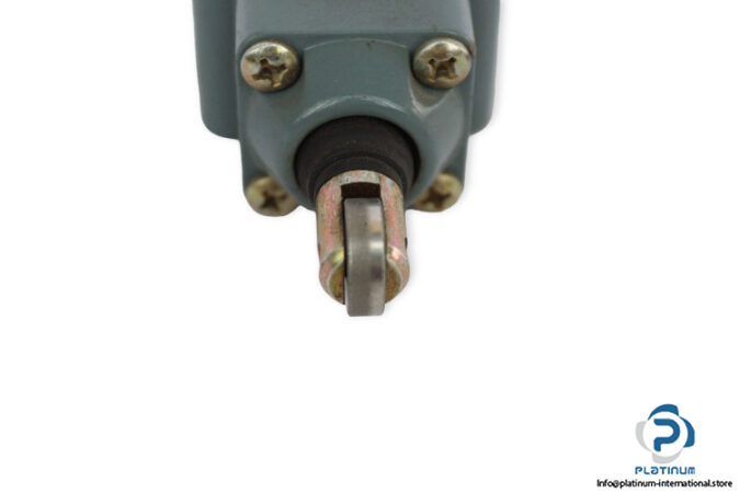 pizzato-FD-515-position-switch-(used)-2
