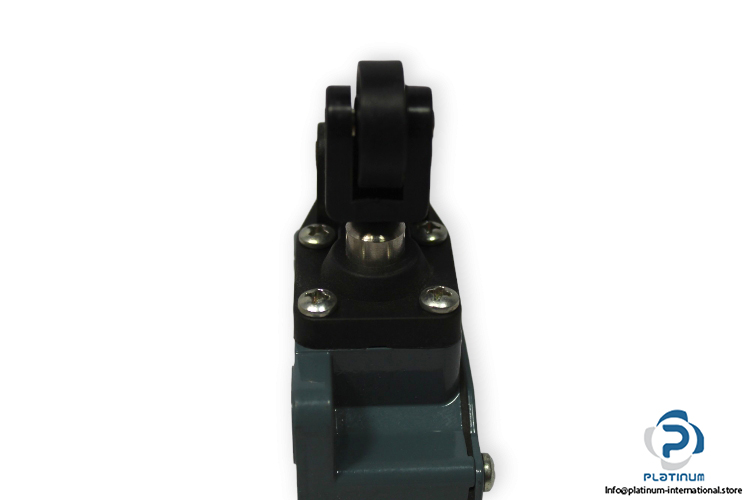 pizzato-FL-502-M2-position-switch-(new)-1