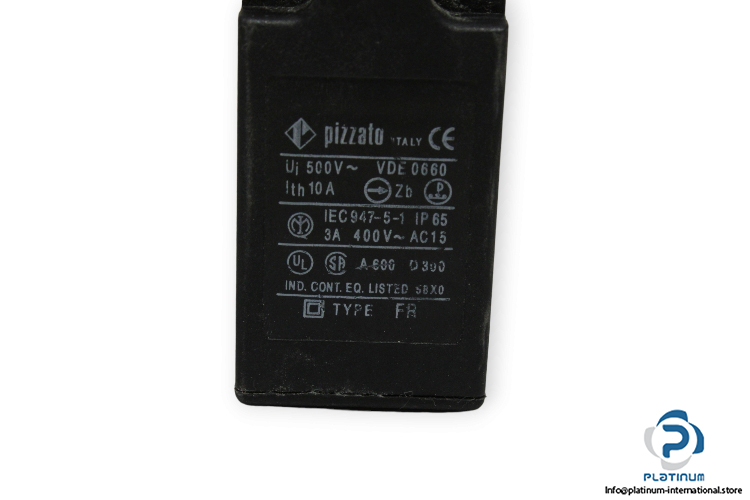 pizzato-FR-502-limit-switch-(used)-1