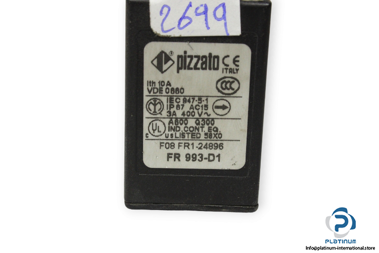 pizzato-FR-993-D1-safety-switch-(used)-1
