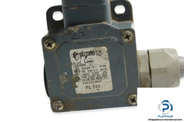 pizzato-fl-551-limit-switch-used-1