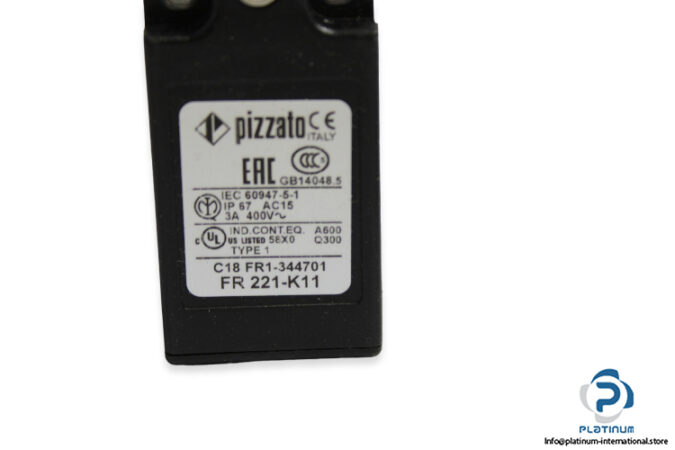 pizzato-fr-221-k11-limit-switch-1