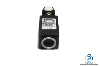 pizzato-fr-555-limit-switch-2