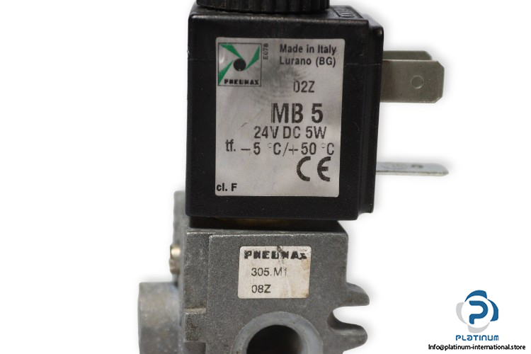 pneumax-305-M1-08Z-direct-acting-single-solenoid-valve-used-2