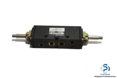 pneumax-824-52-3-5-m2-double-solenoid-valve-1