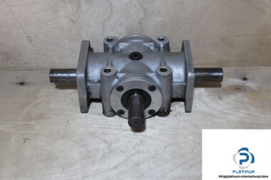 poggi-A2025R1-1D1-3-way-independent-shafts-right-angle-gearbox