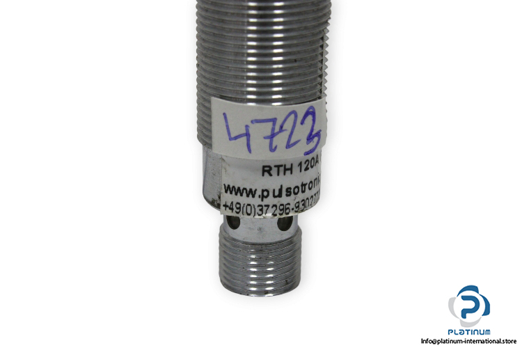 pulsotronic-RTH-120A-PO_M12-photoelectric-diffuse-sensor-used-2