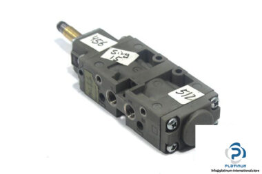 rexroth-0820-022-026-single-solenoid-valve-1