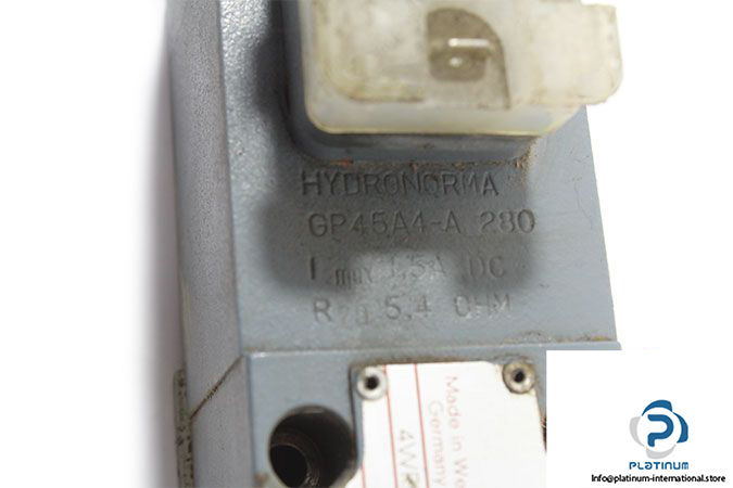 rexroth-4wre-6-w1-32-11_24z4_m-direct-operated-proportional-directional-control-valve-1