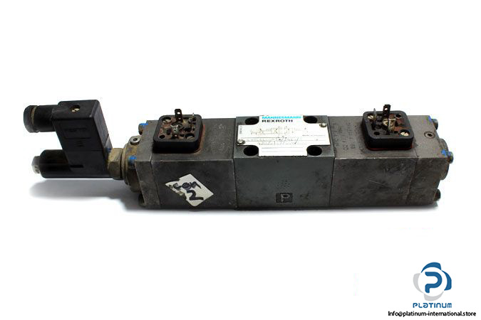 rexroth-4wre-6e08-1x_24z4_m-direct-operated-proportional-directional-control-valve-2