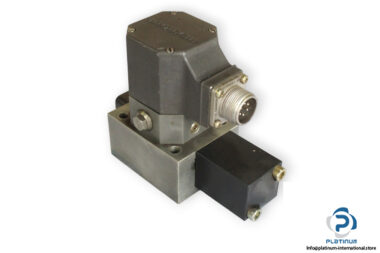 rexroth-R900465895-directional-servo-valve-used