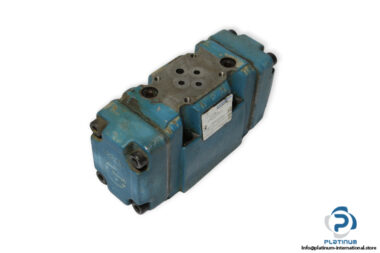 rexroth-R900907600-directional-control-valve-used