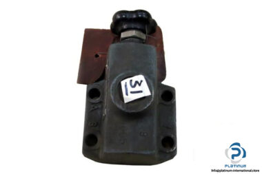 REXROTH-DR-10-PRESSURE-REDUCING-VALVE-PILOT-OPERATED4_675x450.jpg