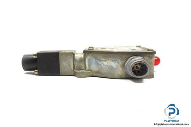 REXROTH-HED-1-OA-40-100-K6-L24-PISTON-TYPE-PRESSURE-SWITCH3_675x450.jpg