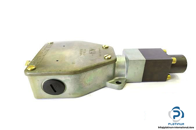 REXROTH-HED-1-OA-40-100-PISTON-TYPE-PRESSURE-SWITCH3_675x450.jpg