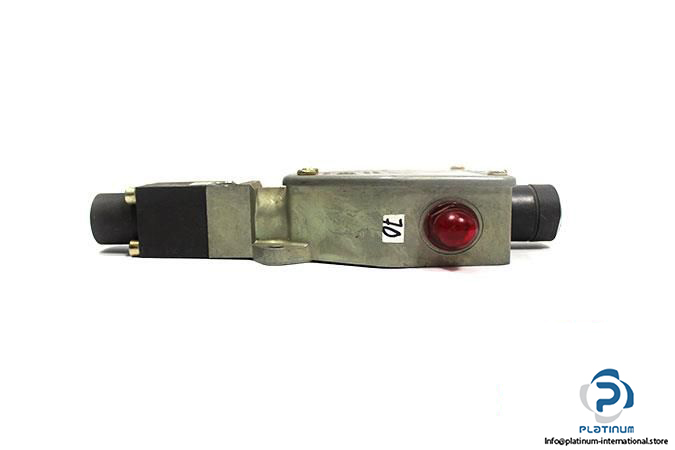 REXROTH-HED-1-OA-40350-ZL24-PISTON-TYPE-PRESSURE-SWITCH3_675x450.jpg