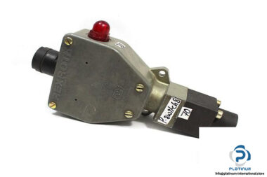 REXROTH-HED-1-OA-40350-ZL24-PISTON-TYPE-PRESSURE-SWITCH_675x450.jpg
