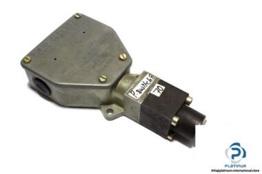 rexroth-R900383856-hydro-electric-piston-type-pressure-switch