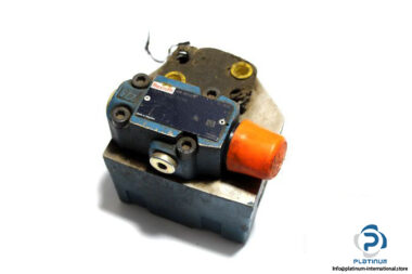 rexroth-R900565189-pump-safety-block-with-check-valve
