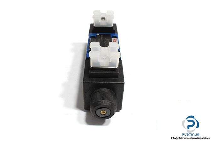 rexroth-r900911762-solenoid-operated-directional-valve-1
