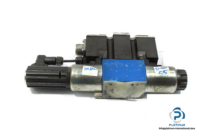 rexroth-r900925657-proportional-directional-control-valve-with-integrated-electronic-3