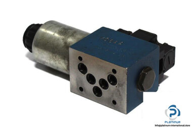 rexroth-r900943982-solenoid-operated-directional-valve-1