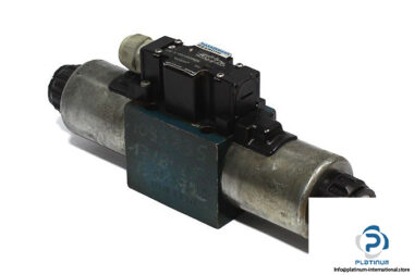 rexroth-R900952041-solenoid-operated-directional-valve