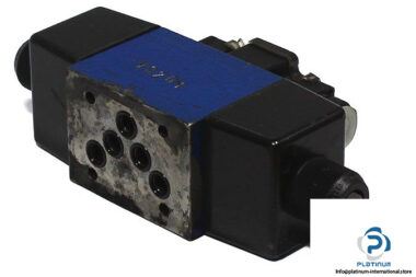 rexroth-r900960104-solenoid-operated-directional-valve-1