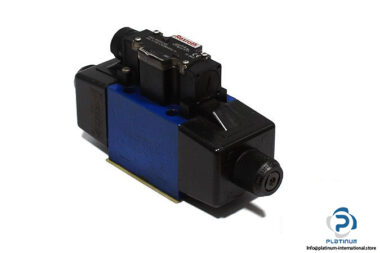 rexroth-R900960104-solenoid-operated-directional-valve