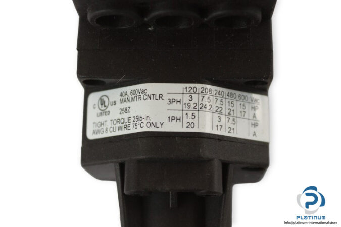 salzer-H233-41300-A02-switch-isolator-(used)-3