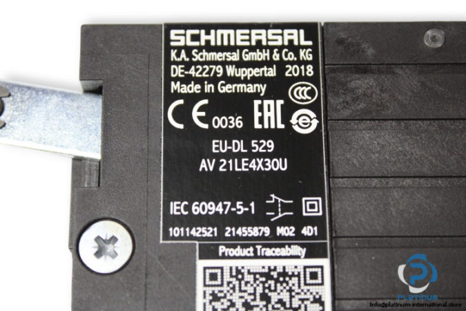 schmersal-AV-21LE4X30U-door-locking-device-new-3