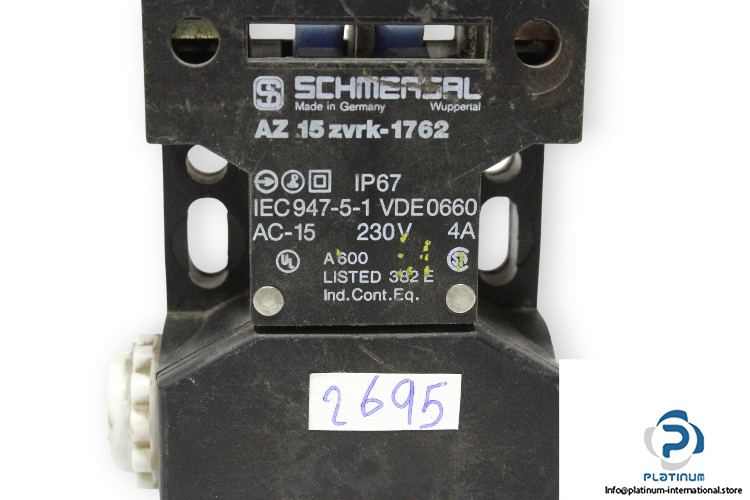 schmersal-AZ-15ZVRK-1762-safety-switch-(used)-1