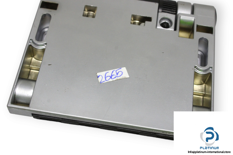 schmersal-TVS410SK-11_11U-safety-switch-(used)-1