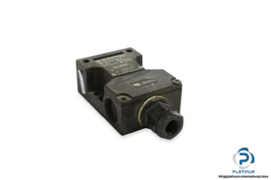 Schmersal-AZ-15-ZVR-1876-safety-switch