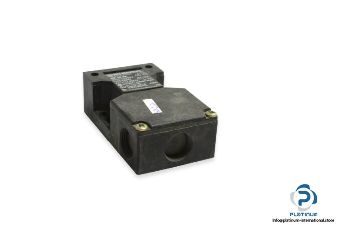 schmersal-az-16-zv-safety-switch-1