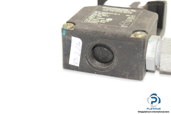 schmersal-az-16-zvrk-m16-safety-switch-1