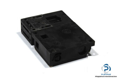 schmersal-azm-160-22ypa-safety-switch-1