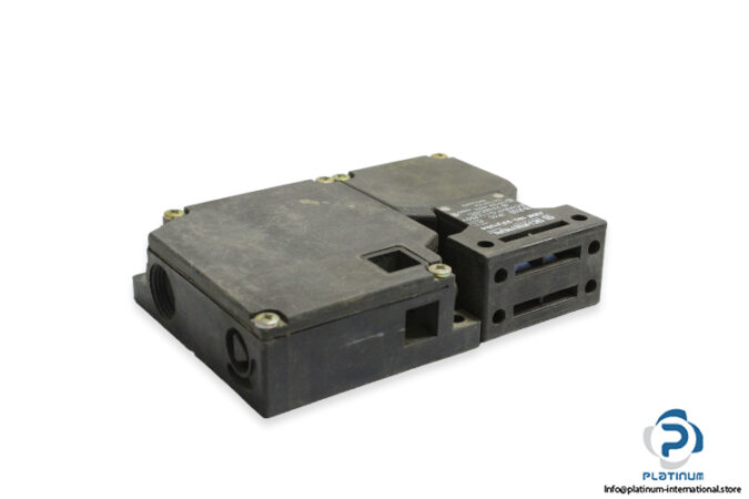 Schmersal-AZM-160-23-YRPKA-solenoid-interlock-switch