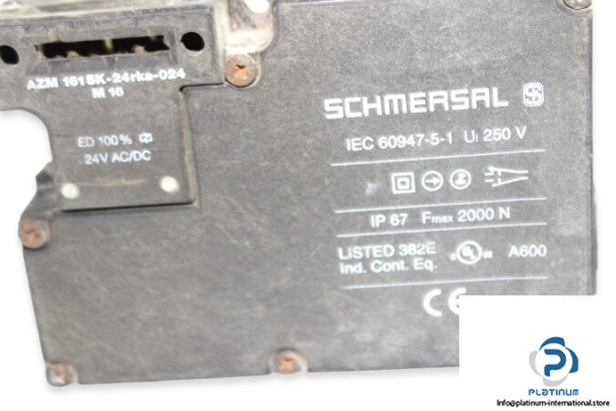 schmersal-azm-161-sk-24rka-024-safety-interlock-switch-1